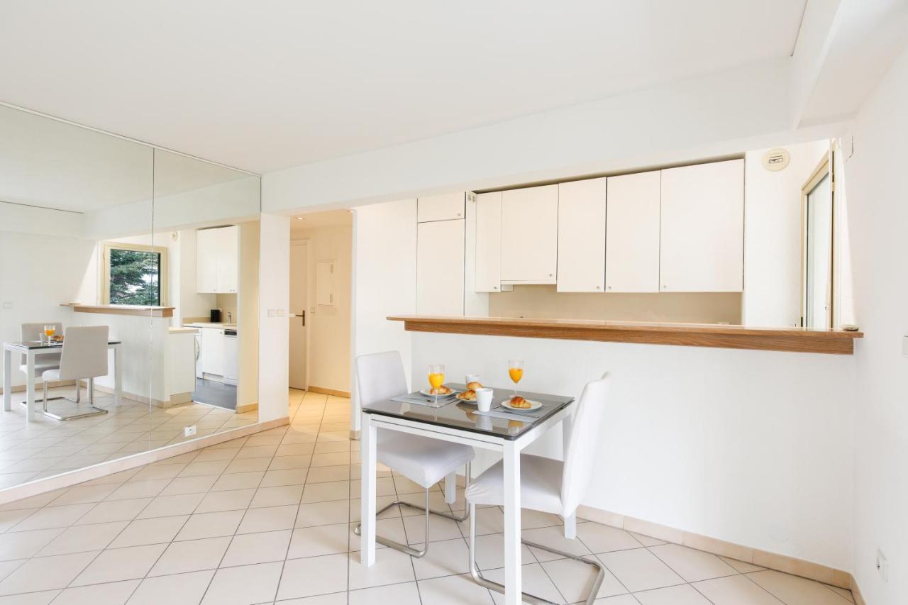 Select Home Yourhosthelper كان المظهر الخارجي الصورة